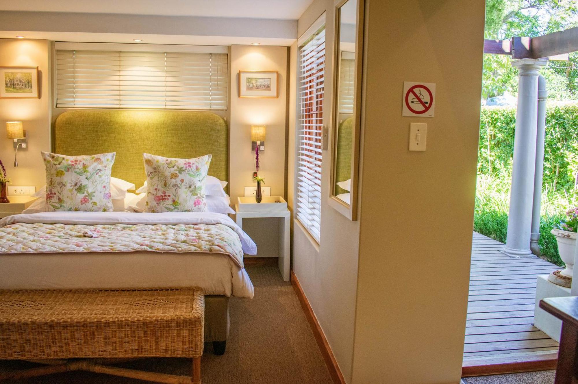 5 Seasons Guest House สเตลเลนบอช ภายนอก รูปภาพ