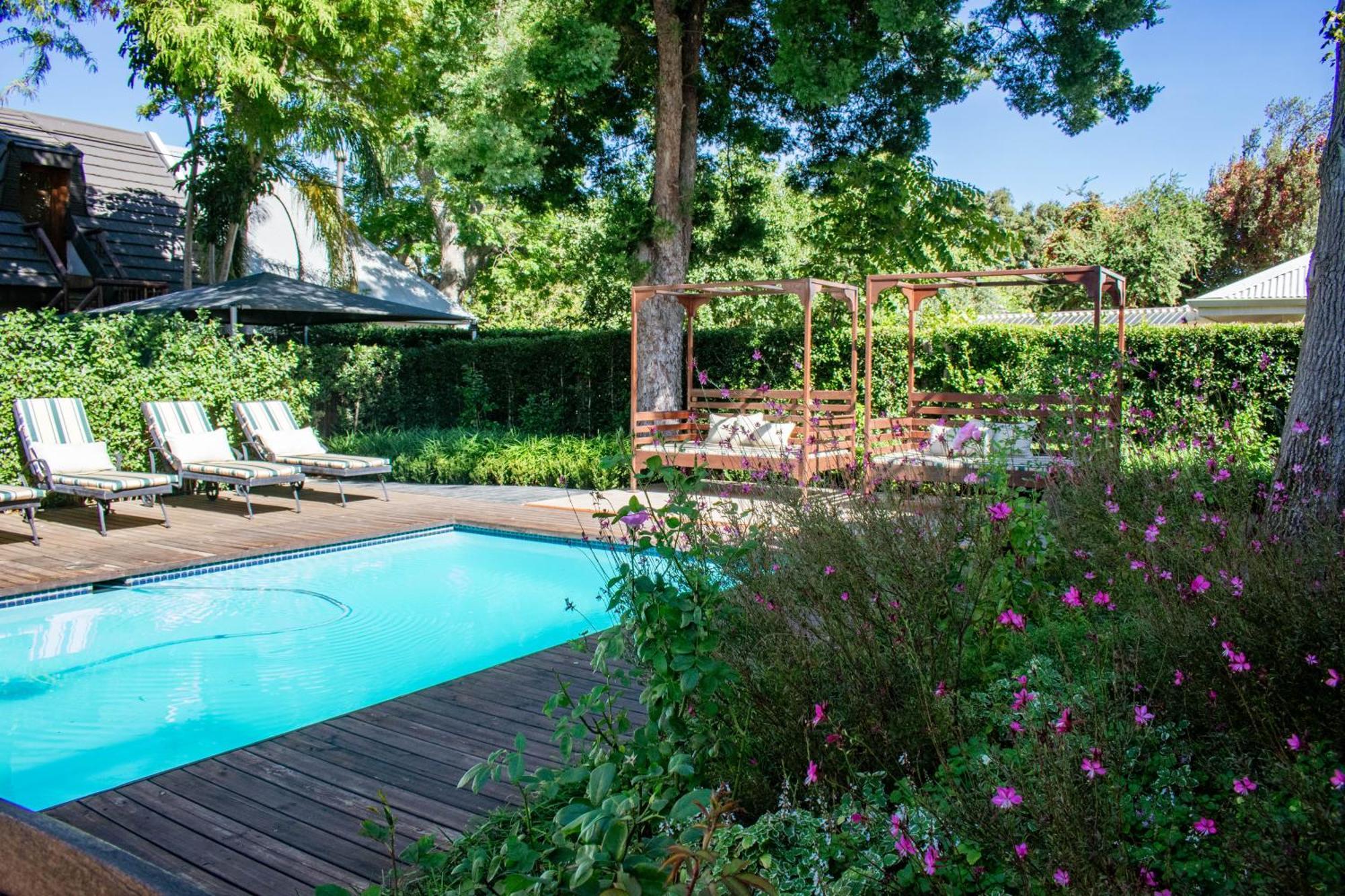 5 Seasons Guest House สเตลเลนบอช ภายนอก รูปภาพ