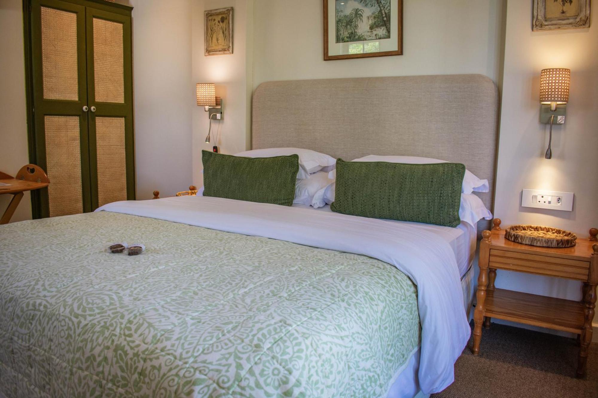 5 Seasons Guest House สเตลเลนบอช ภายนอก รูปภาพ