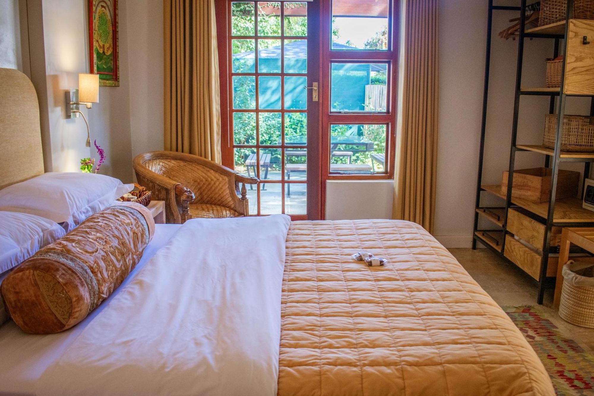 5 Seasons Guest House สเตลเลนบอช ภายนอก รูปภาพ
