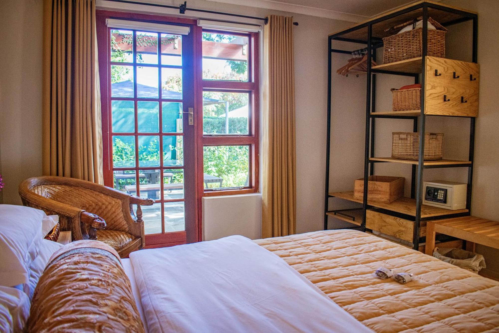 5 Seasons Guest House สเตลเลนบอช ภายนอก รูปภาพ