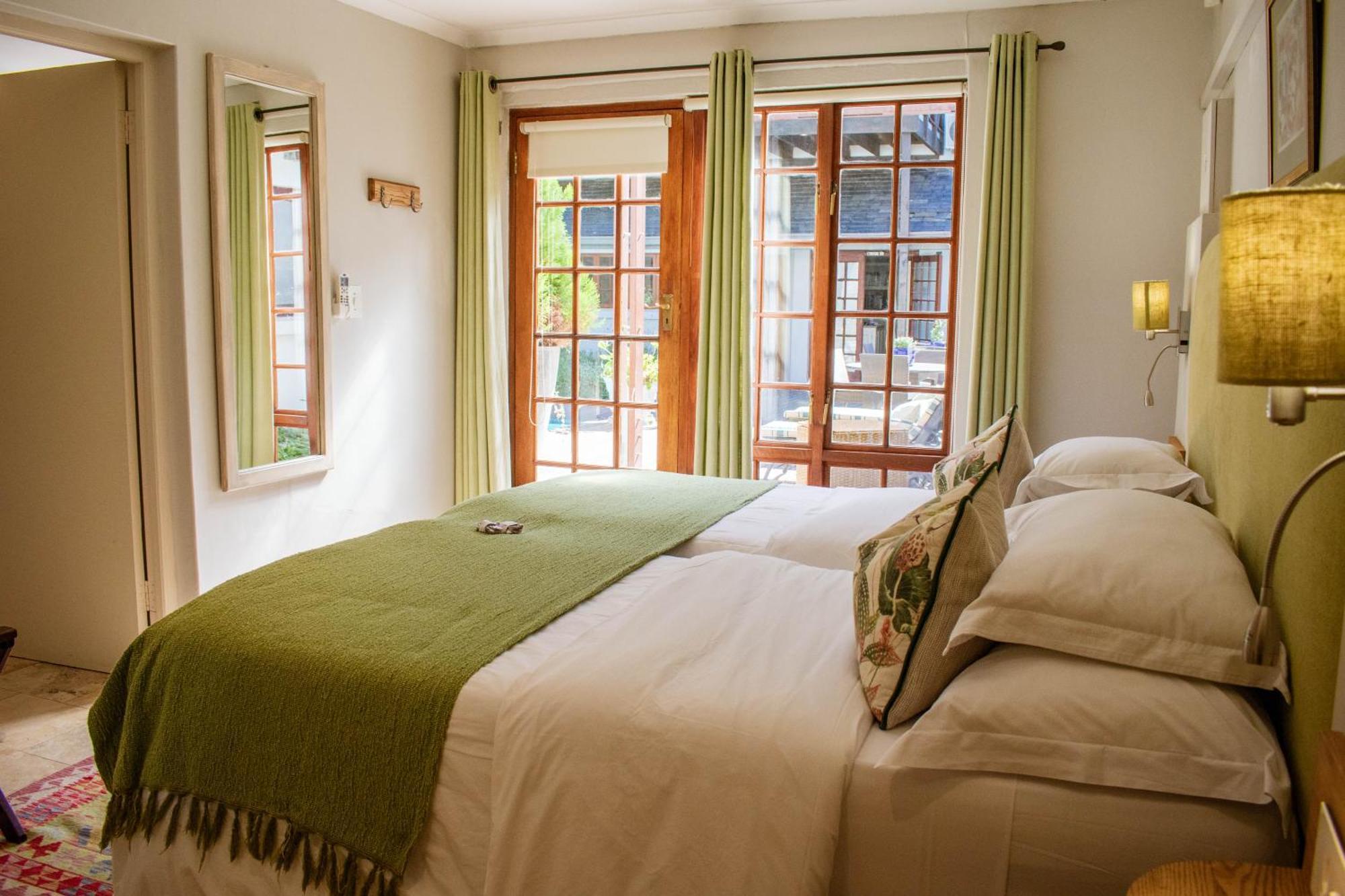 5 Seasons Guest House สเตลเลนบอช ภายนอก รูปภาพ