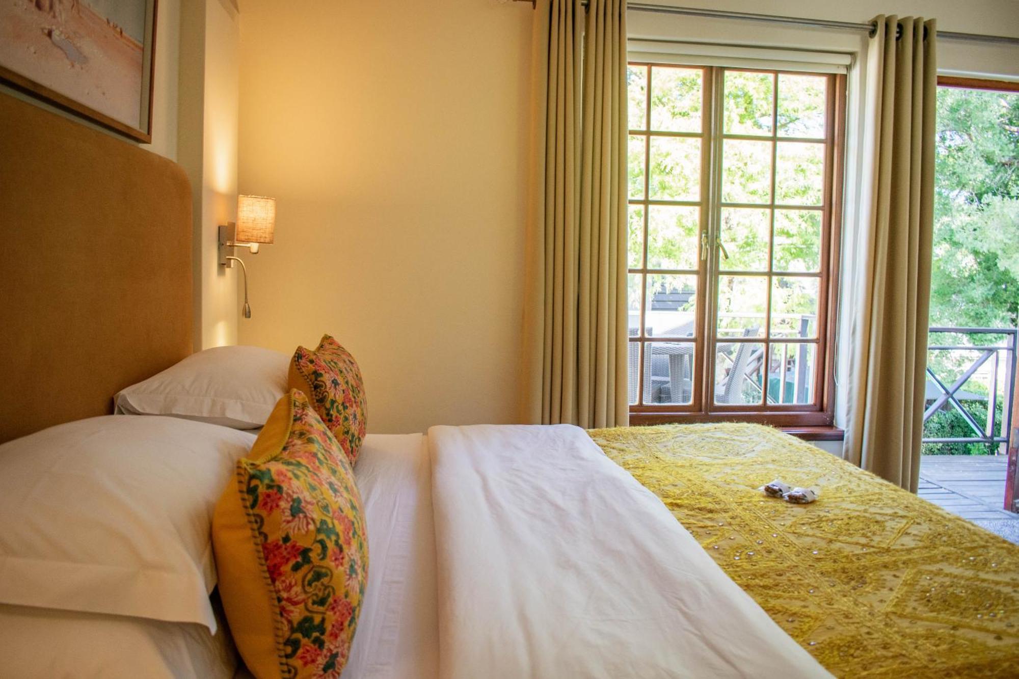 5 Seasons Guest House สเตลเลนบอช ภายนอก รูปภาพ