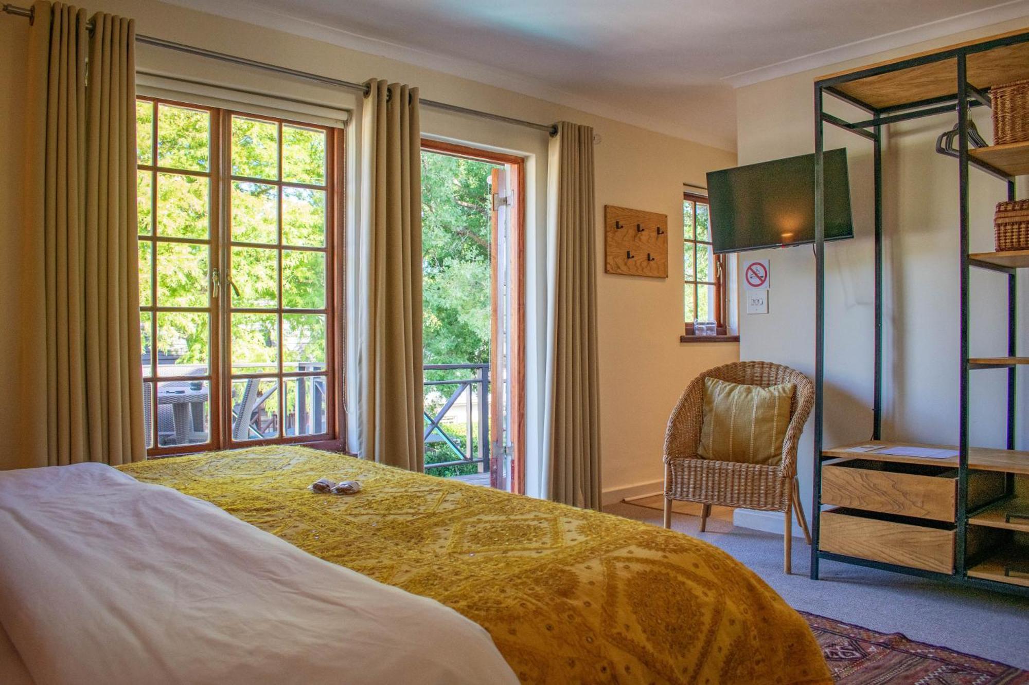 5 Seasons Guest House สเตลเลนบอช ภายนอก รูปภาพ