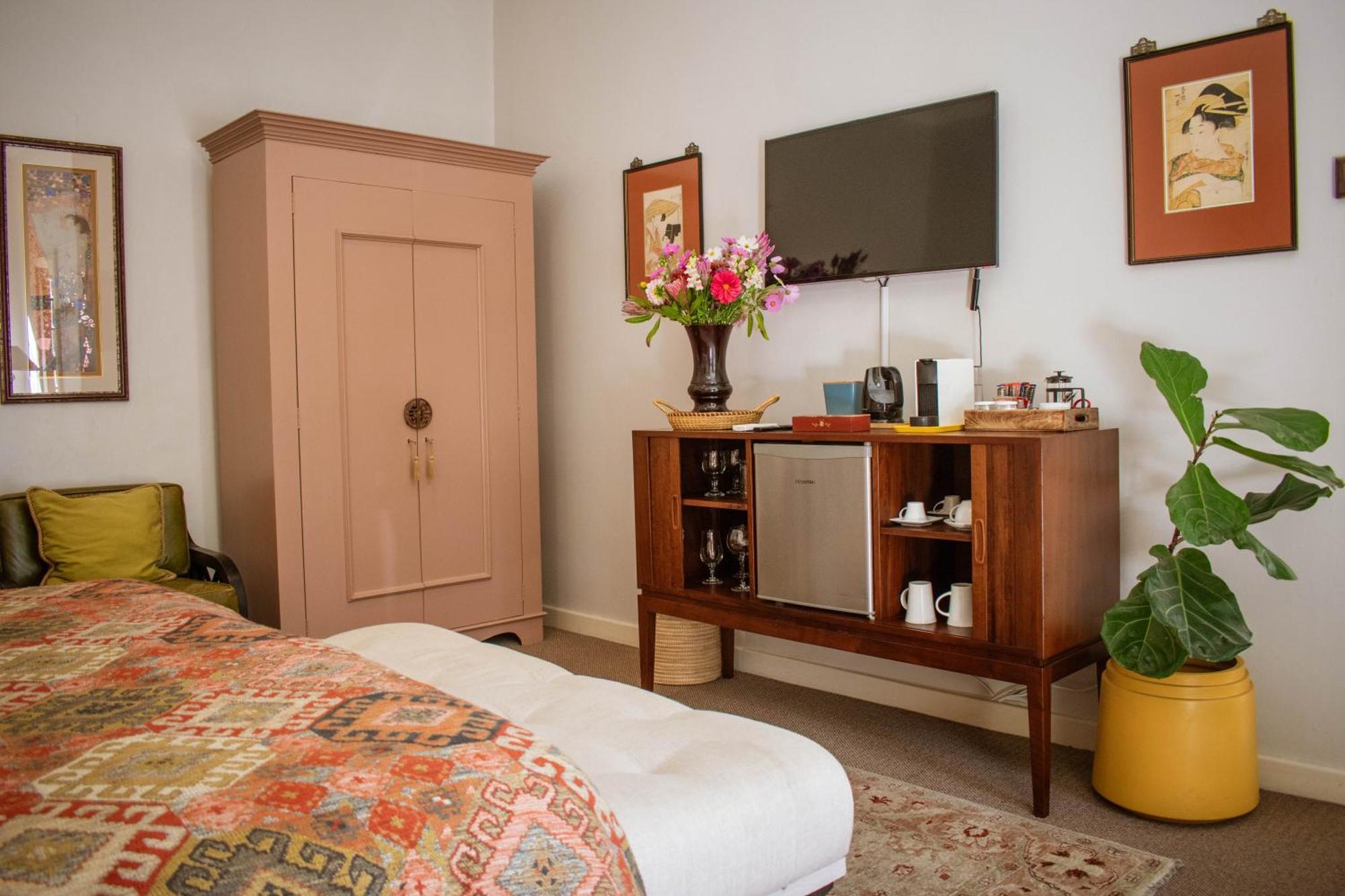 5 Seasons Guest House สเตลเลนบอช ภายนอก รูปภาพ