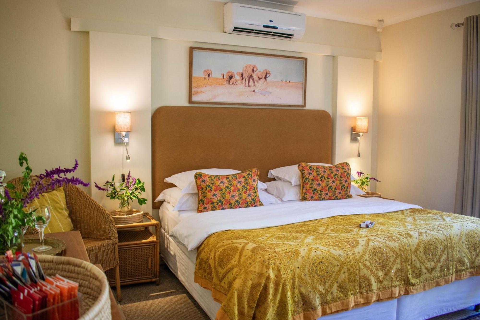 5 Seasons Guest House สเตลเลนบอช ภายนอก รูปภาพ