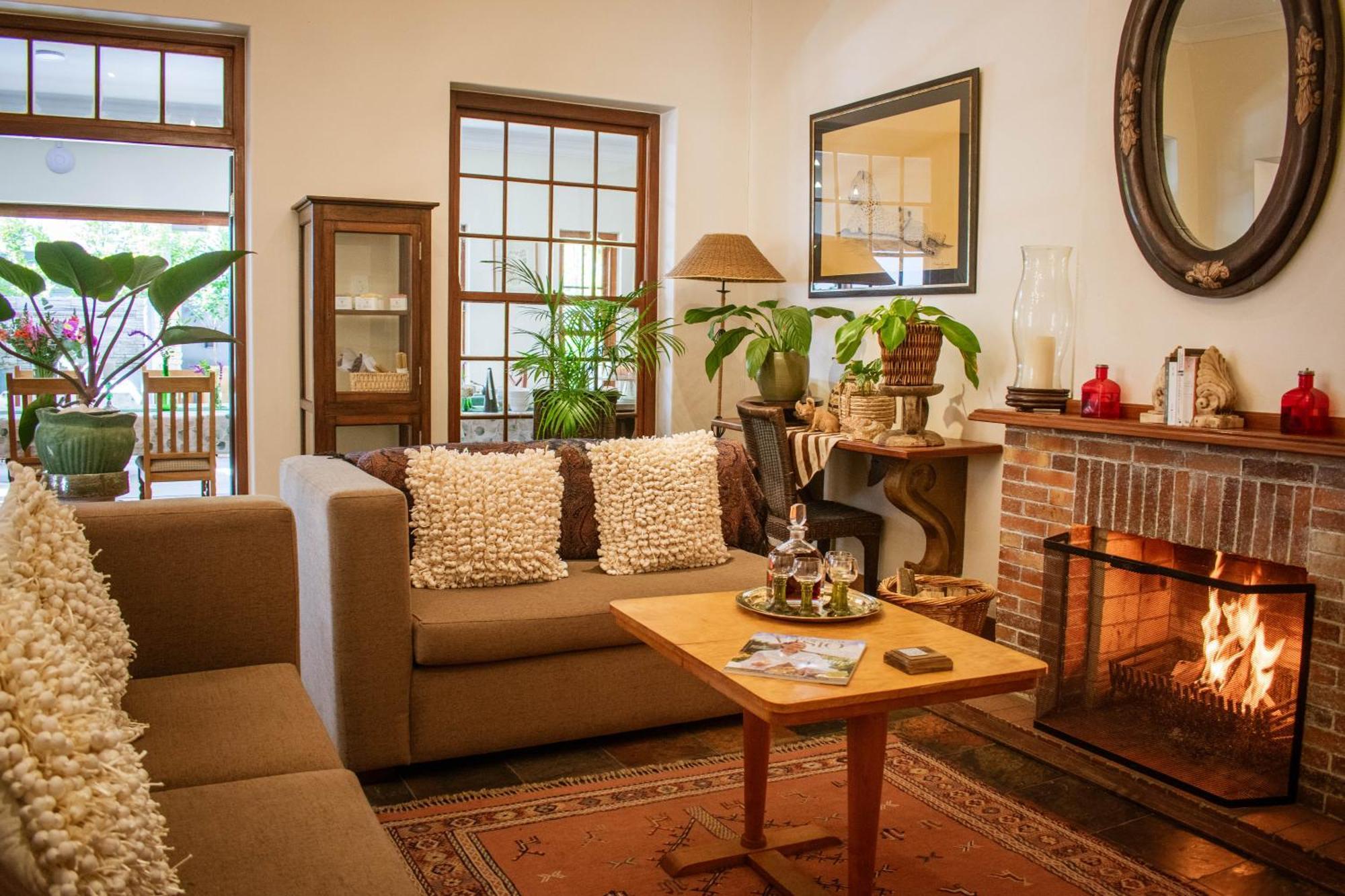 5 Seasons Guest House สเตลเลนบอช ภายนอก รูปภาพ