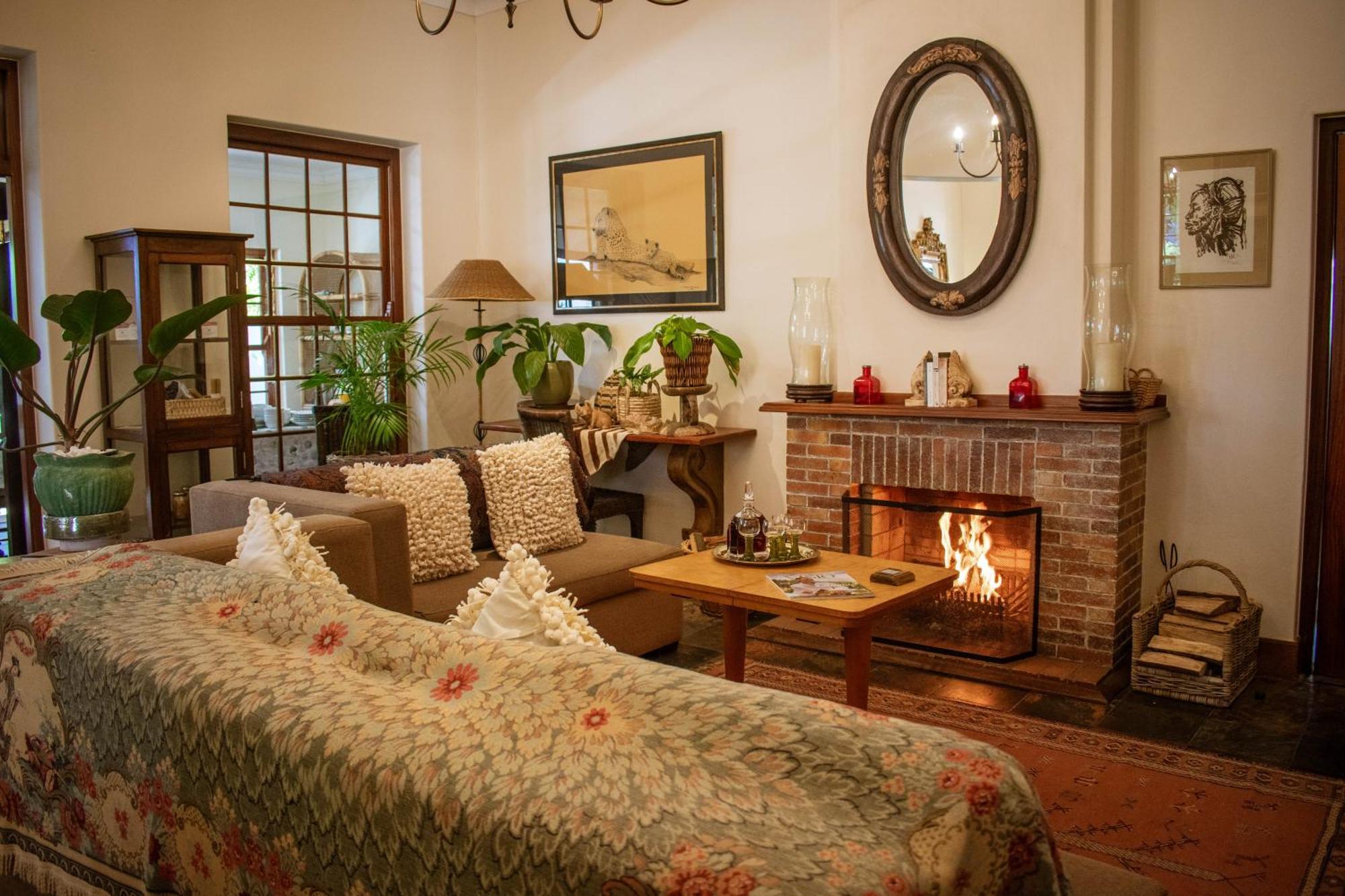 5 Seasons Guest House สเตลเลนบอช ภายนอก รูปภาพ